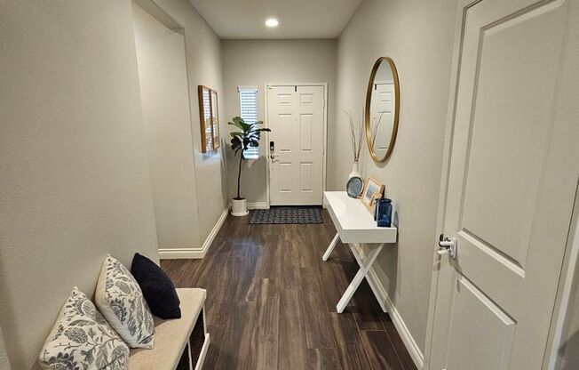 Modern 5-Bedroom Home with Solar – Great Community Living in Calimesa!