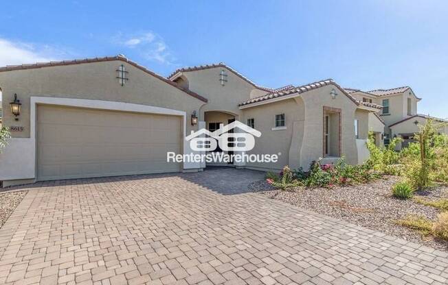 8615 W SOLANO DR
