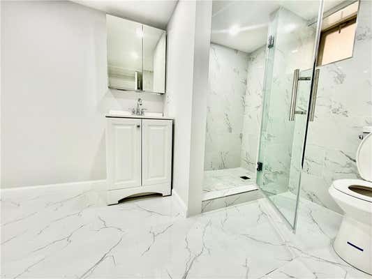1499 E 52 ST