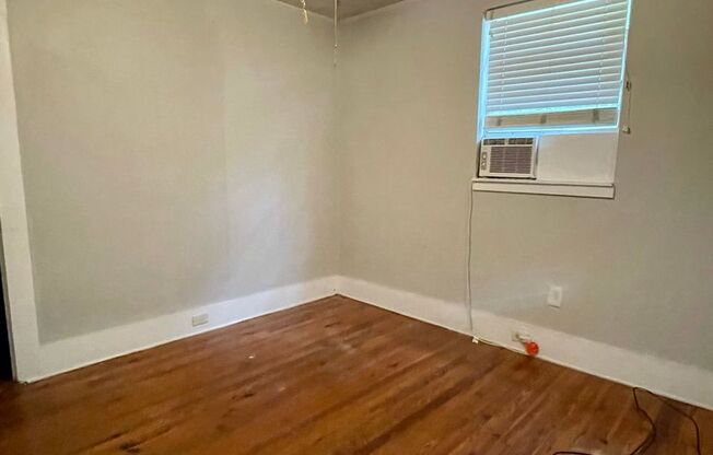 1 bed, 1 bath, 760 sqft, $750, Unit B