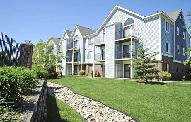 Apartments For Rent at Huntington Cove Apartments, Merrillville, 46410
