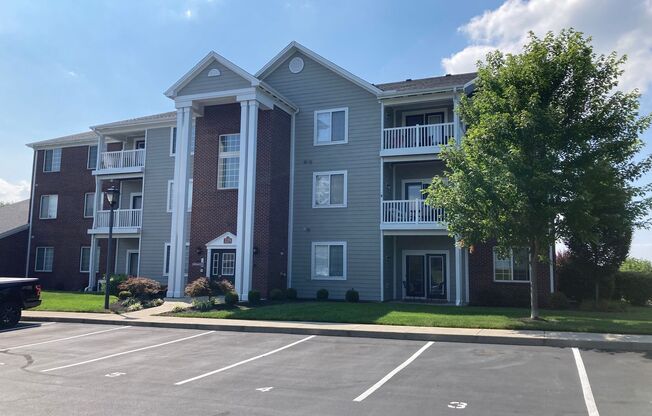 2 Bedroom, 2 Full Bath Condo w/an Office and Detached Garage in Fairborn