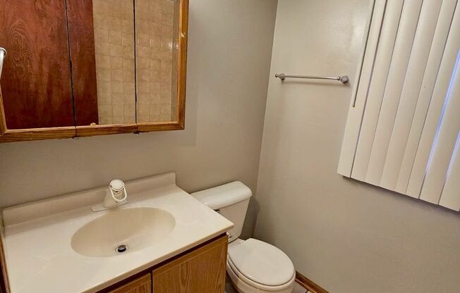 2 beds, 1 bath, $1,400, Unit Unit 1