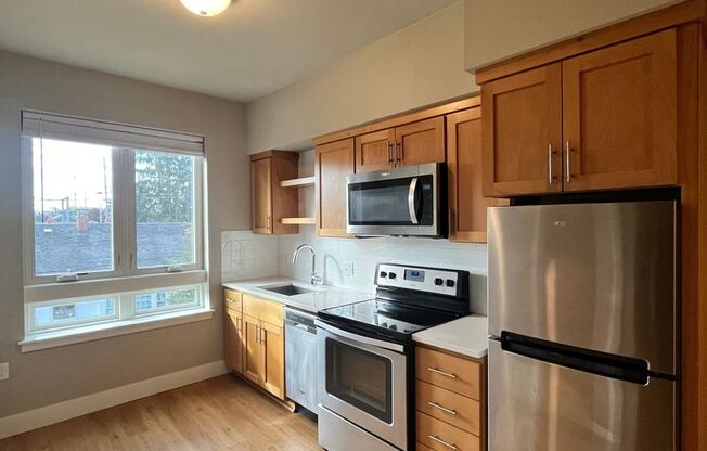 1 bed, 1 bath, $1,395, Unit 305