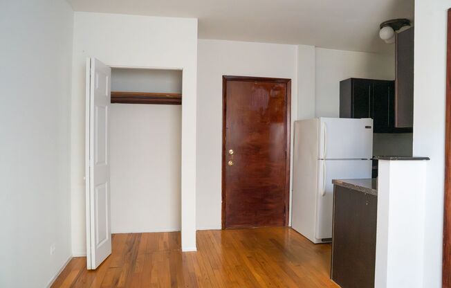 Studio, 1 bath, 225 sqft, $1,125, Unit 4615-1E