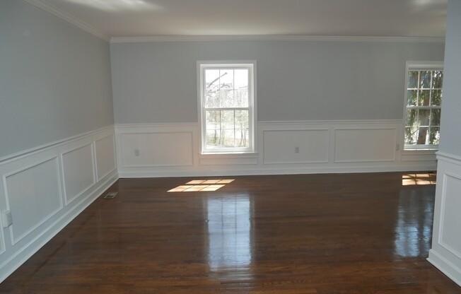 4 Bedroom 3.5 Bath Corner Unit Townhouse on Federal Hill Court in Falls Church For RENT!