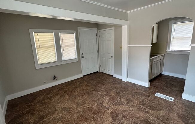 Highland - 1 bed 1 Bath - Freshly Painted