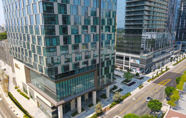 2 beds, 2.5 baths, 1,720 sqft, $5,500, Unit 2406