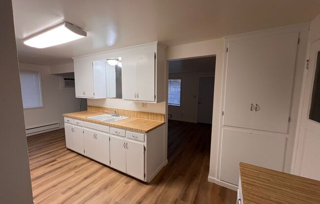 2 beds, 1 bath, 858 sqft, $1,395, Unit 2722