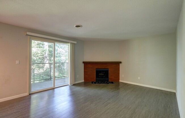 Downtown Bellevue 2BR 1BA Condo-Just Blocks from Center of City!!