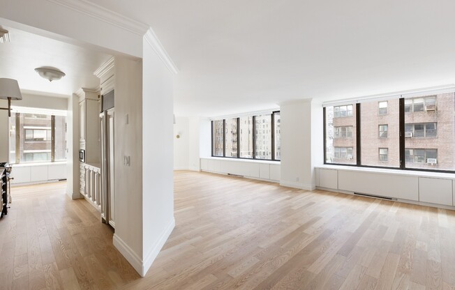 45 E 80 ST