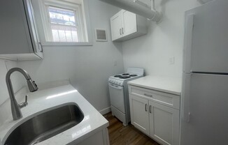 3 beds, 1 bath, 850 sqft, $3,400, Unit BASE