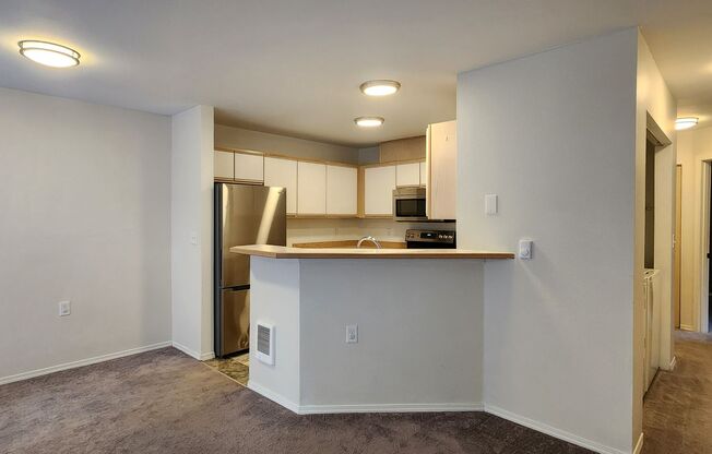 3 bedroom 2 bath First Floor Condo in Lake Stevens $2395.00