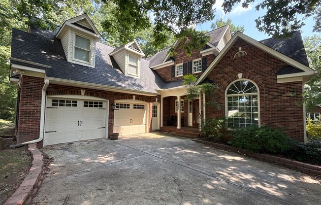 Spacious Home in the Matthews Area!