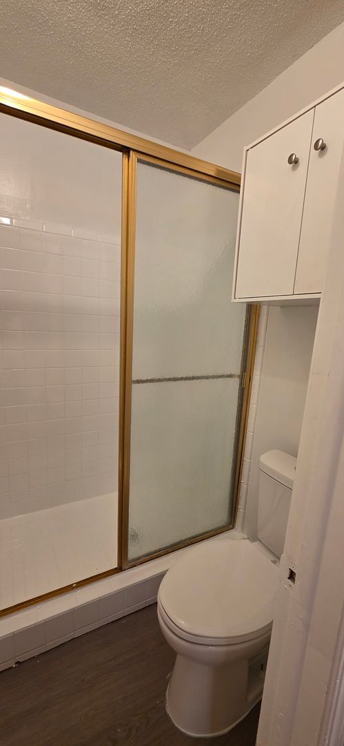 2 beds, 2 baths, 925 sqft, $1,100, Unit 213