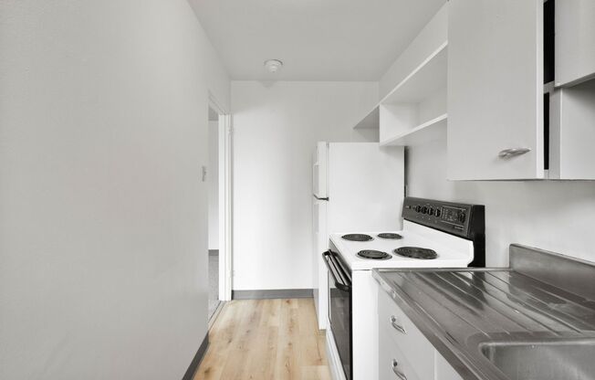 1 bed, 1 bath, 800 sqft, $450, Unit 2117 Brownsville Road - B21