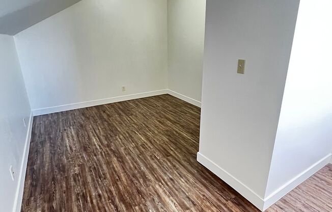 1 bed, 1 bath, $1,100, Unit 605 S A Street C