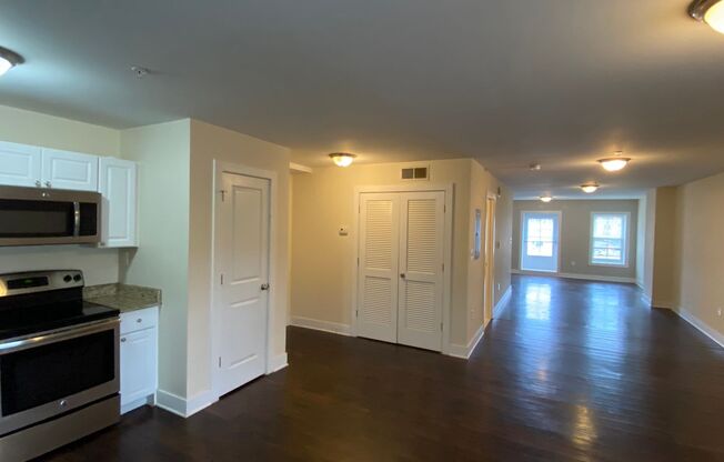 For Rent: Stylish Urban Living at 1618 Bank Street – Your City Lifestyle Awaits!
