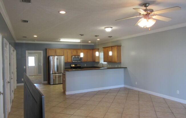 3 beds, 2.5 baths, $2,200