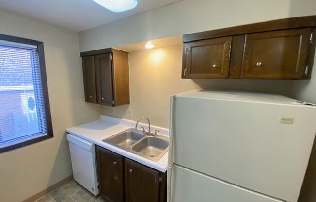 1 bed, 1 bath, 650 sqft, $880, Unit 1505-17