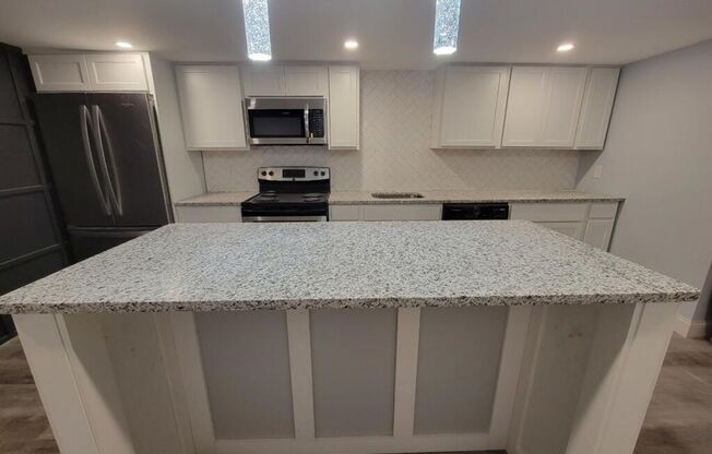 406 S. Durham St./2 Bedroom + Den, 2 Bathroom Townhouse in Upper Fells Point