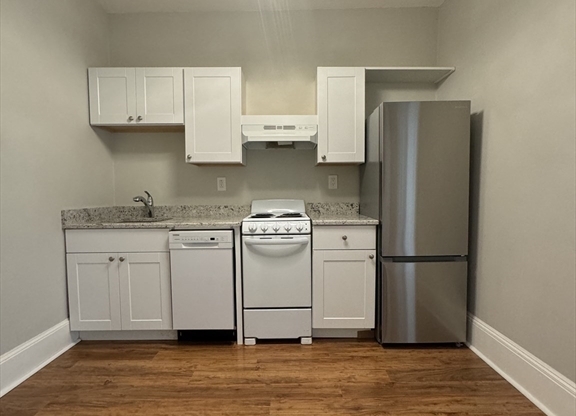 2 beds, 1 bath, 750 sqft, $3,600, Unit 403