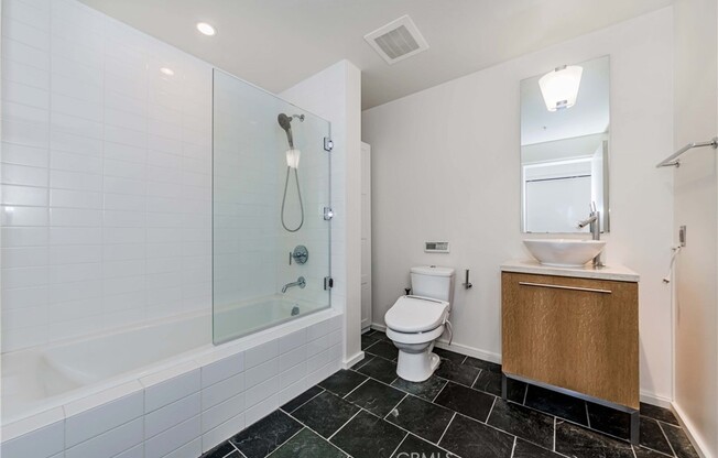 2 beds, 2 baths, 1,480 sqft, $4,100, Unit 320