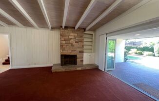 5361 El Jardin