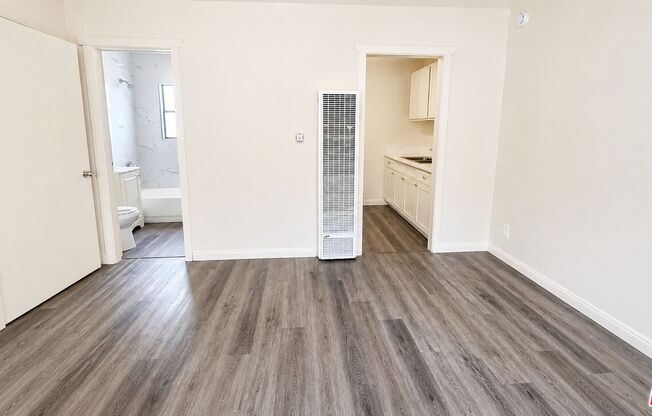 10622 S FIGUEROA ST