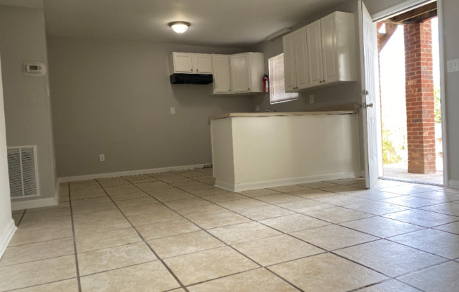 2558 GRN OAKS CT