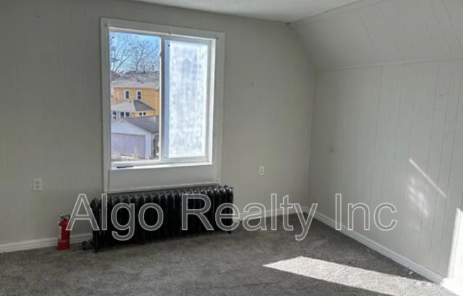 2008 N 21 AVE