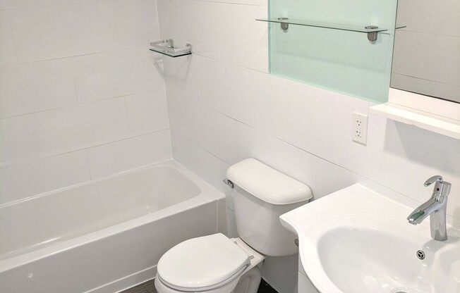 2 beds, 1 bath, 610 sqft, $1,725, Unit 806