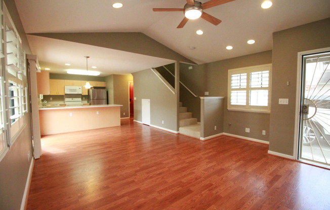 Mililani Mauka - 3 Bedroom, 2.5 Bath, 2 Parking Home located in Cul-de-Sac !