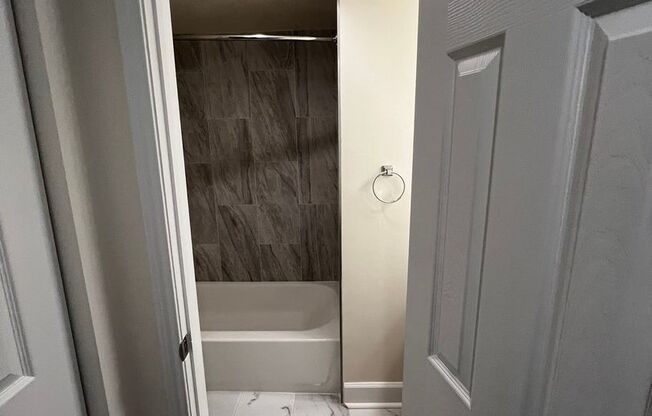 2 beds, 2 baths, 1,017 sqft, $1,975, Unit 1003 G #2A