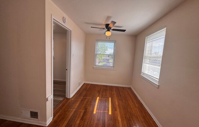 1 bed, 1 bath, $995, Unit 2605 Wilson Parkway