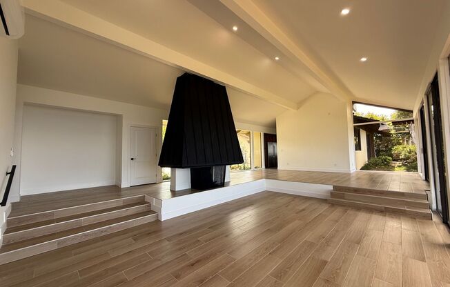 Newly Renovated 4 Bedroom Residence in La Jolla