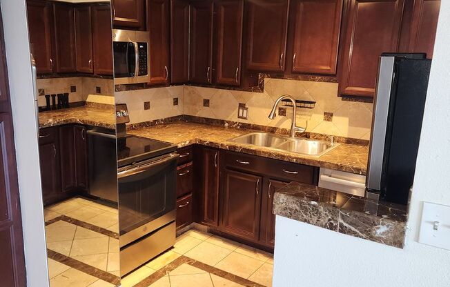 Affordable High Rise Condo in the heart of Downtown Denver!! ***MOVE IN TODAY AND GET REST OF JUNE FREE!!!