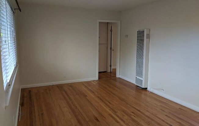 2 beds, 1 bath, $3,095, Unit # A