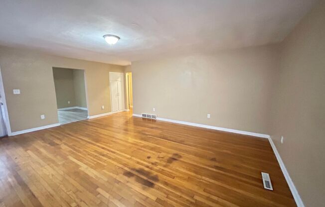 3 beds, 1 bath, $1,200