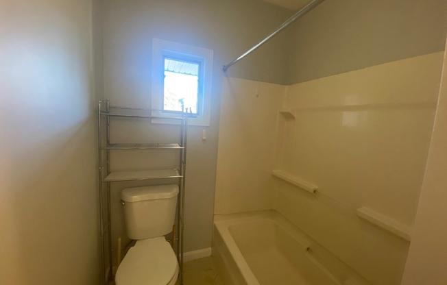 1 bed, 1 bath, 700 sqft, $2,000, Unit 2