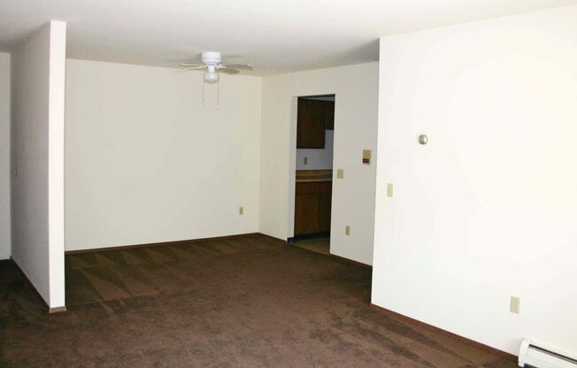 2 beds, 1 bath, 900 sqft, $1,419, Unit 2333-2