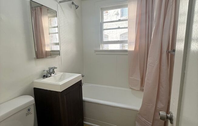 Studio, 1 bath, 275 sqft, $1,245, Unit 42