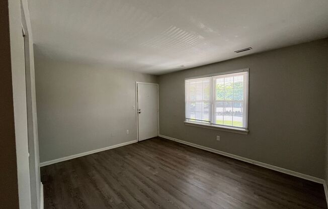 2 beds, 1 bath, 800 sqft, $899, Unit 106