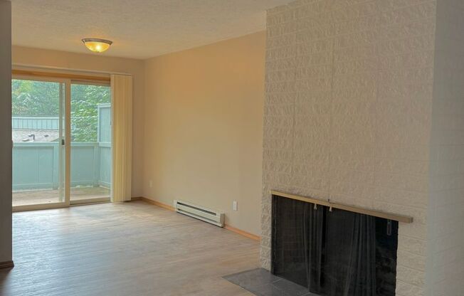 2 beds, 1 bath, 840 sqft, $1,695, Unit D03