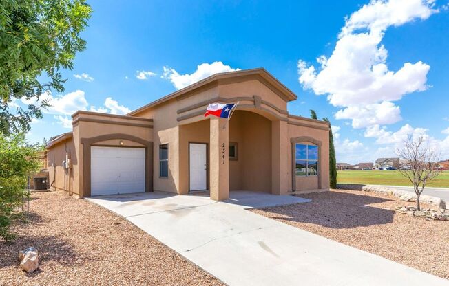 East El Paso 3 bed Refrig A/C next to Park!