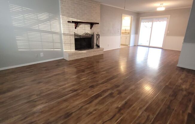 3 beds, 1.5 baths, 1,253 sqft, $1,550, Unit 2105 South Ash Ave