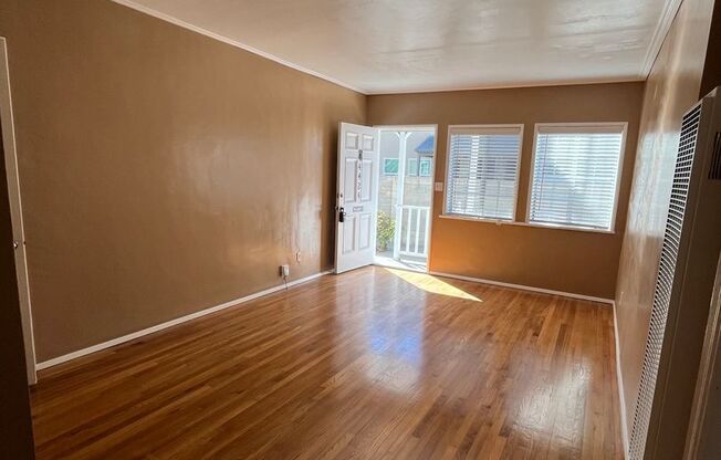 Waived $47 Application Fee!!! Spacious, Downstairs - 1 Bedroom / 1 Bathroom!