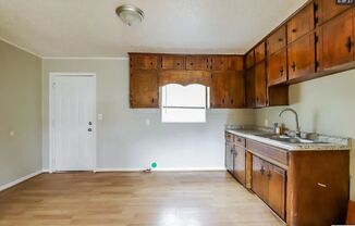 3 beds, 1 bath, $1,000