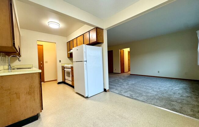 2 beds, 1 bath, 800 sqft, $1,495