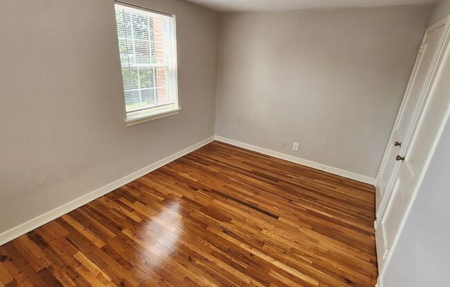 2 beds, 1 bath, 897 sqft, $2,335, Unit G-20